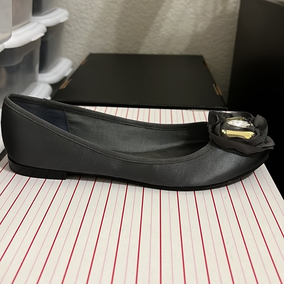 Flats - Picture 3 of 6